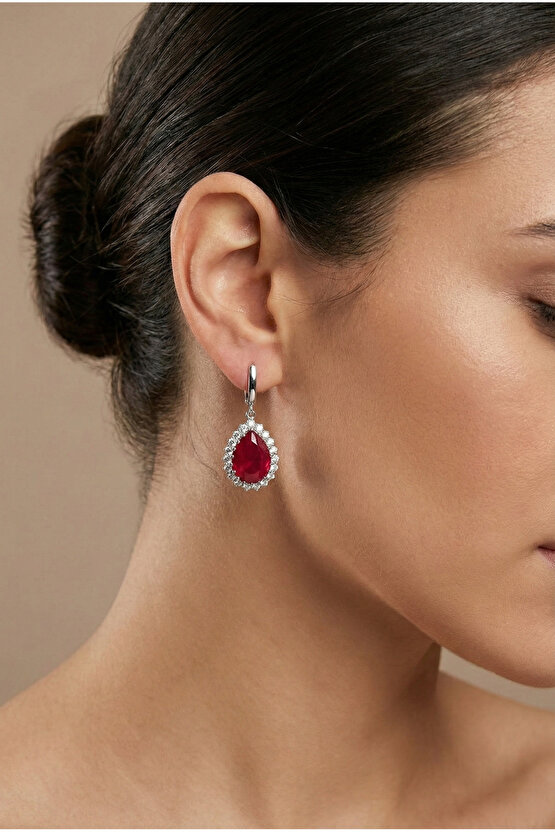 Mat Kırmızı Taşlı Küpe