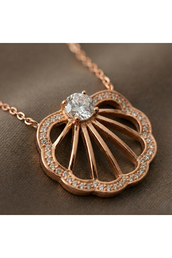 Taşlı Deniz Kabuğu Kolye