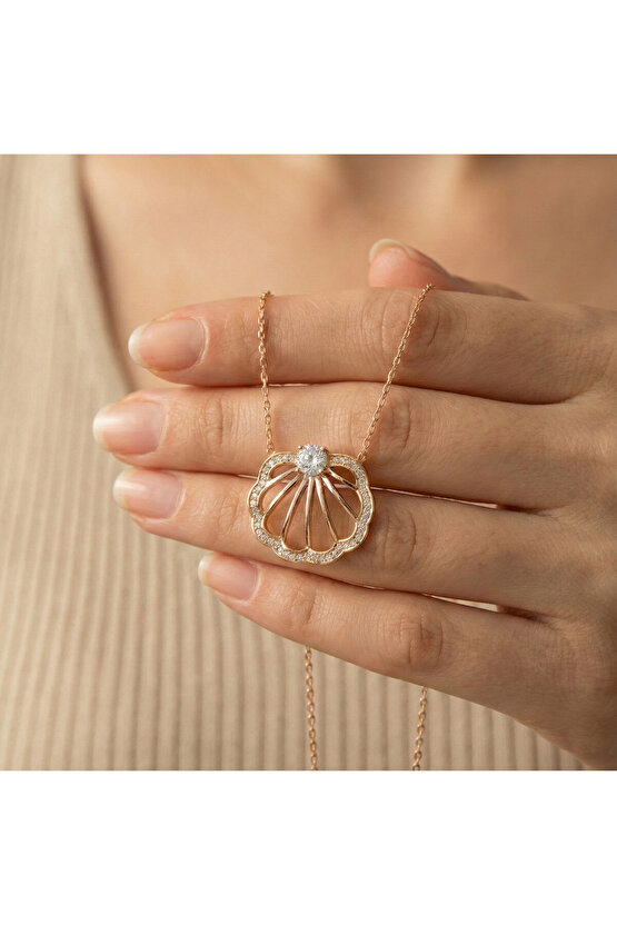 Taşlı Deniz Kabuğu Kolye