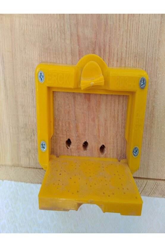 Küçük Karakovan Arı Kovanı Ve Arı Oğulu Yakalama Spreyi