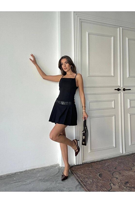 Sırt Dekolteli Kemerli Pileli Etek Likralı Mini Elbise