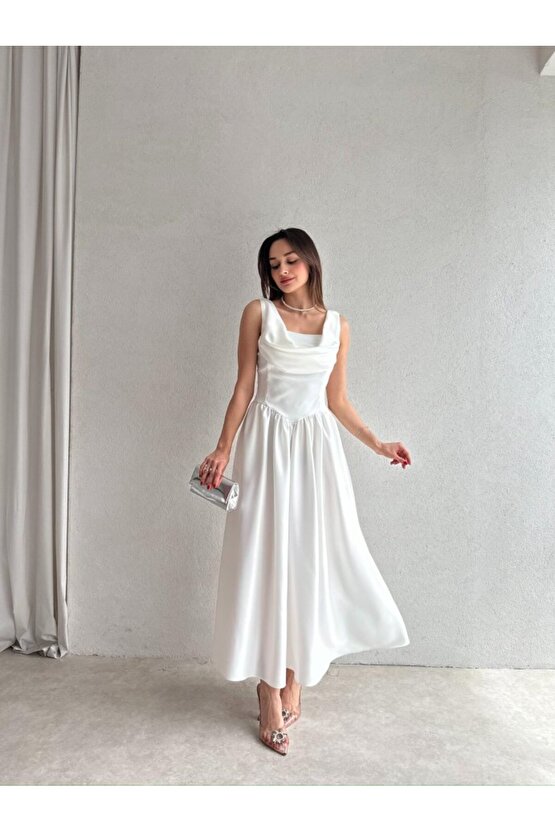 Kadın Sırt Detaylı Korse Formlu Pileli Uzun Saten Elbise