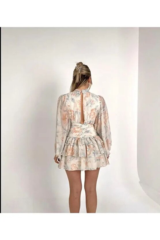 Dik Yakalı Drapeli Sırt Detaylı Çiçek Desenli Krem Mini Şifon Elbise