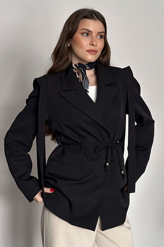 Kadın Kuşaklı Omuz Detaylı Blazer Ceket - Casual Modern Tasarım