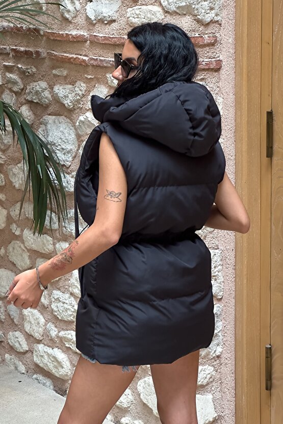 Kadın Kapüşonlu Şişme Yelek Siyah – Oversize Su itici Bel Büzgülü Spor Yelek
