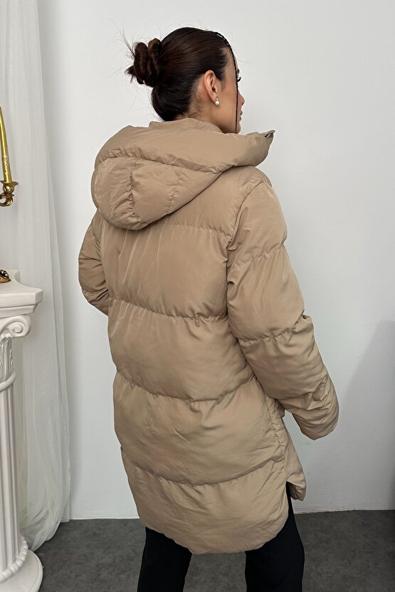 Kadın Kapüşonlu Uzun Şişme Mont – Su Geçirmez Oversize Kışlık, Cepli Fermuarlı