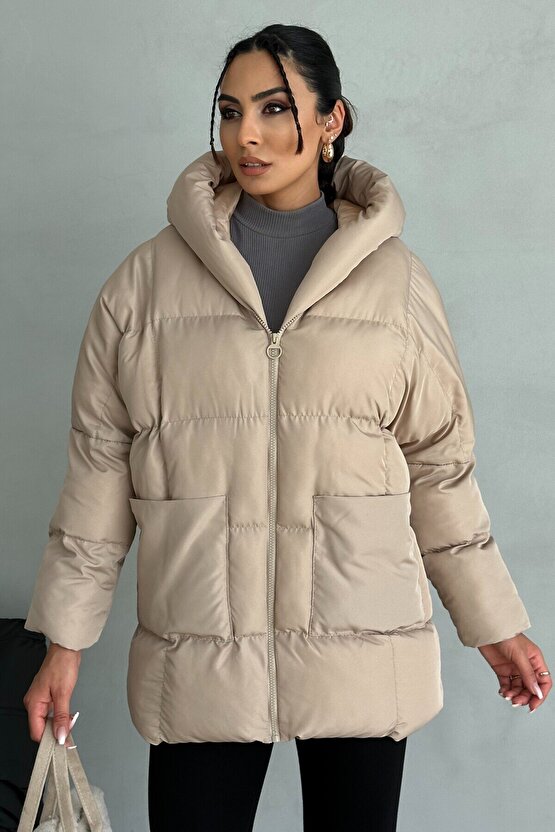 Kadın Kapüşonlu Oversize Bej Şişme Mont – Puffer Yarasa Kol Kışlık Kaban