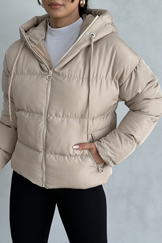 Kadın Kapüşonlu Şişme Mont - Yakası Bağcıklı