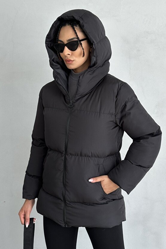 Kadın Kapüşonlu Oversize Siyah Şişme Mont - Puffer Yarasa Kol Kışlık Kaban
