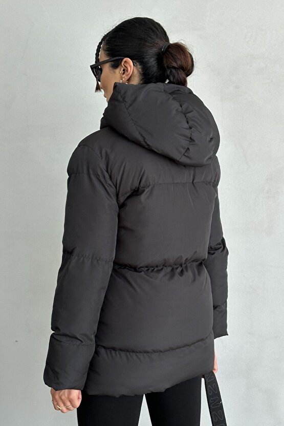 Kadın Kapüşonlu Oversize Siyah Şişme Mont - Puffer Yarasa Kol Kışlık Kaban