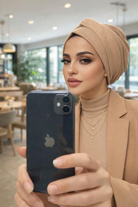 Bej Burgu Bantlı Hazır Bone