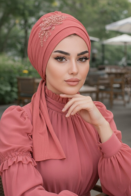 Gülkurusu Nakışlı Atkılı Bone