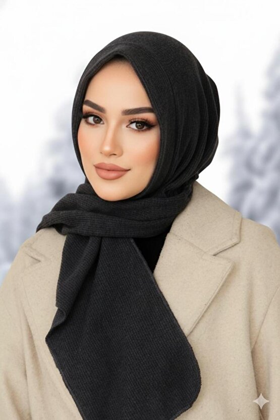 Siyah Kapüşonlu Çıtçıtlı Şal