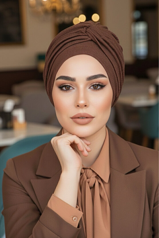 Kahverengi Burgu Detaylı Bone