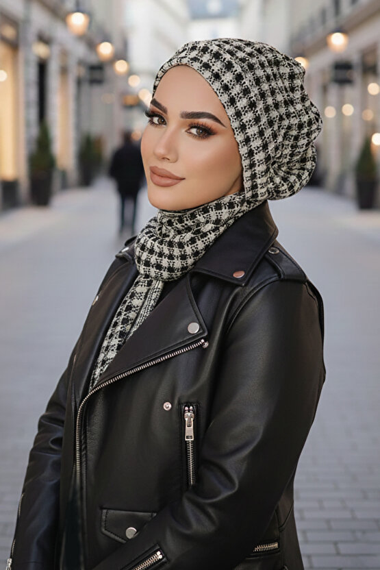 Siyah Beyaz Ekoseli Tesettür Bere