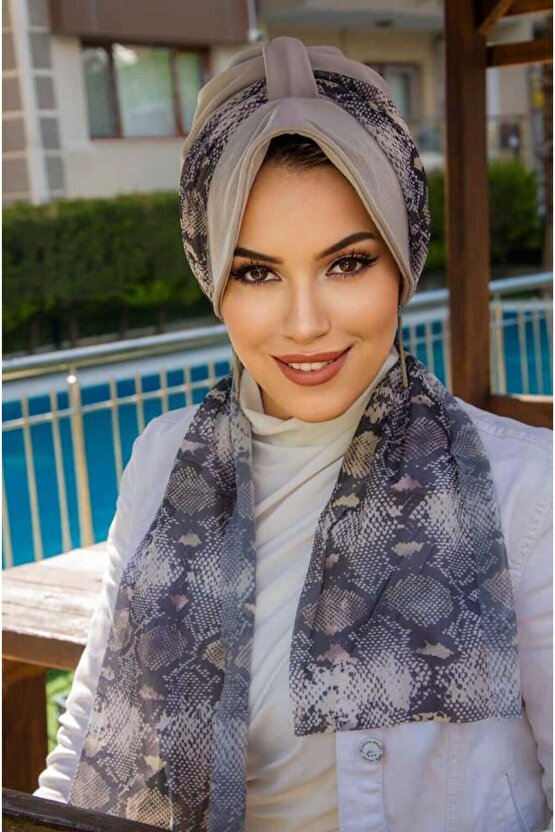 Gri Yılan Desen Fularlı Şapka Bone