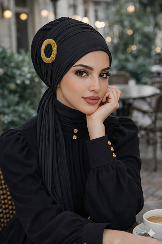 Siyah Gold Tokalı Atkılı Bone