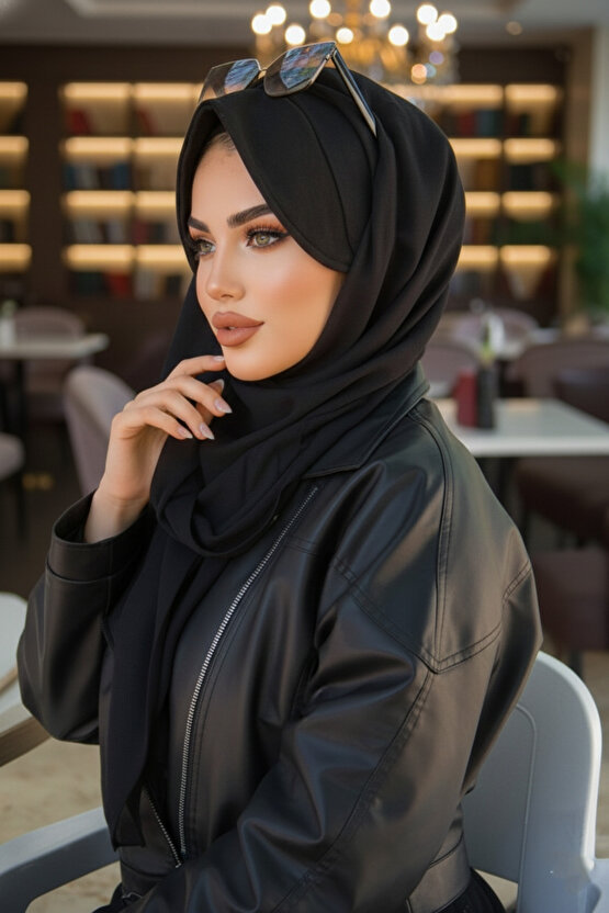 Siyah Şapkalı Şal