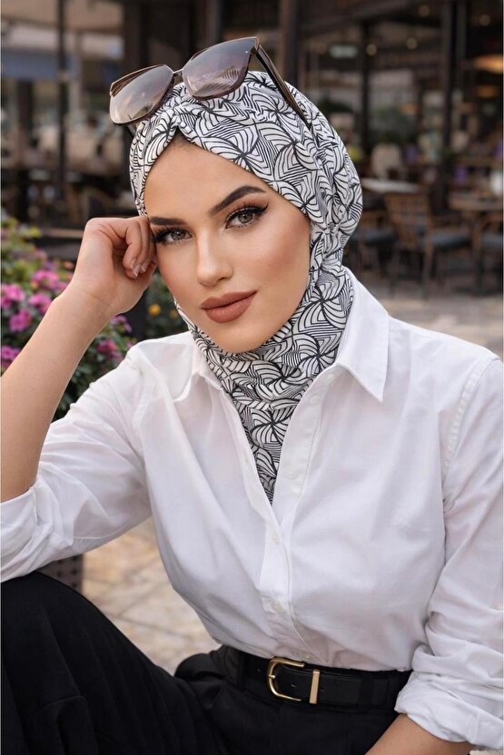 Beyaz Siyah Desenli Hazır Şal Eşarp
