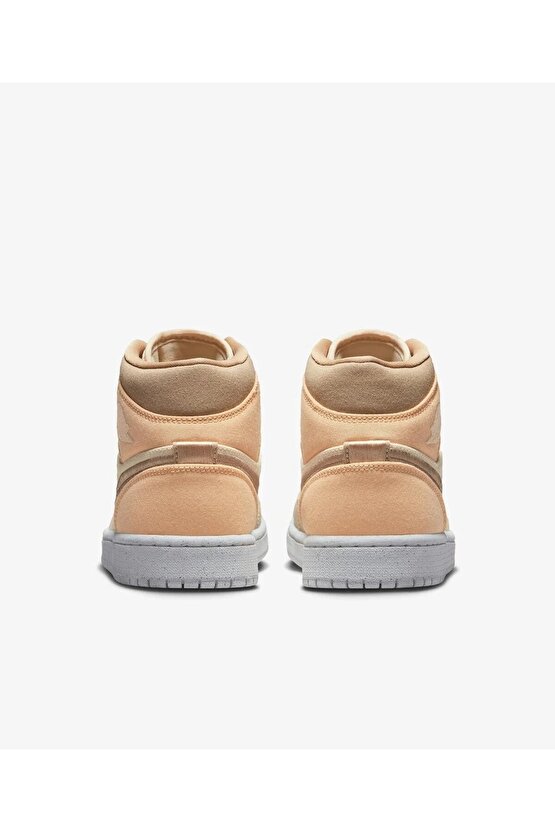 Air Jordan 1 Mid SE Unisex Sneaker