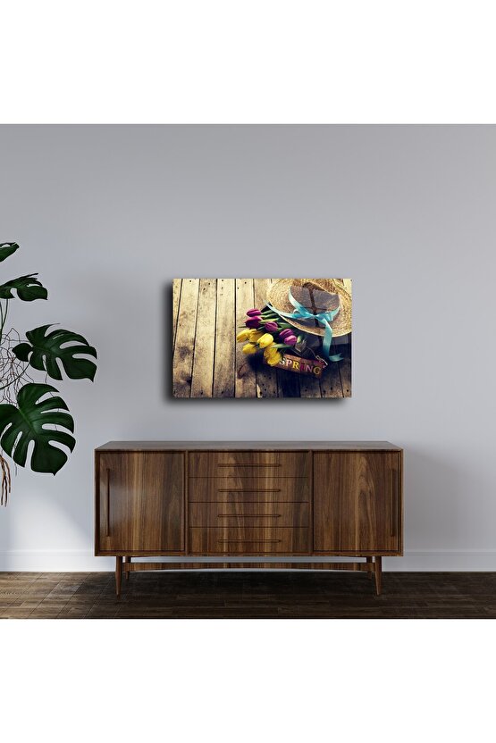 Lale ve Hasır Şapka Temalı Bahar Cam Tablo