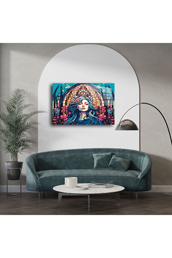 Taçlı Kadın ve Çiçeklerle Gotik Vitray Duvar Sanatı