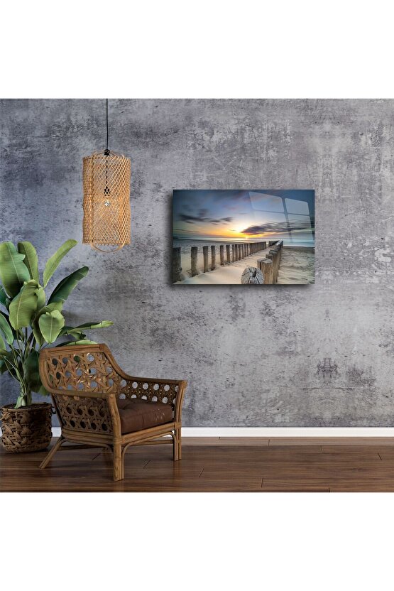 Gün Batımında Kum ve Ahşap Yolu Manzarası