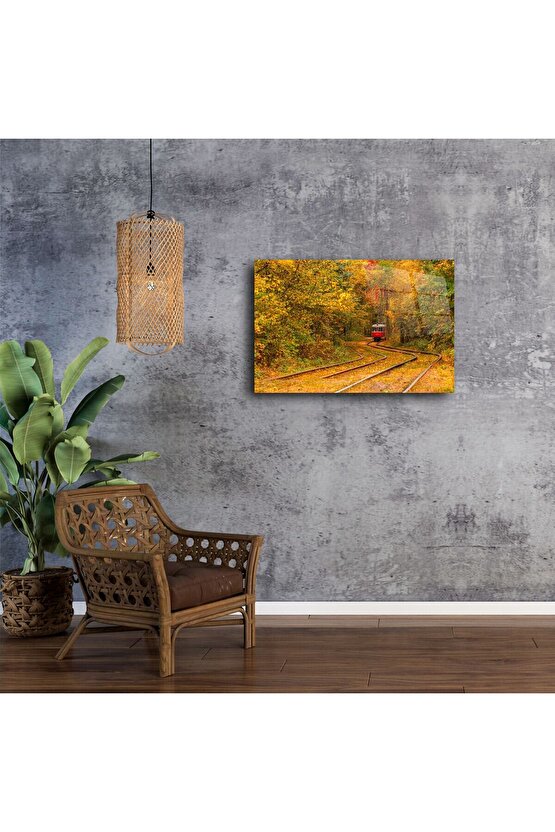Sonbahar Ormanında Kırmızı Tramvay Cam Tablo