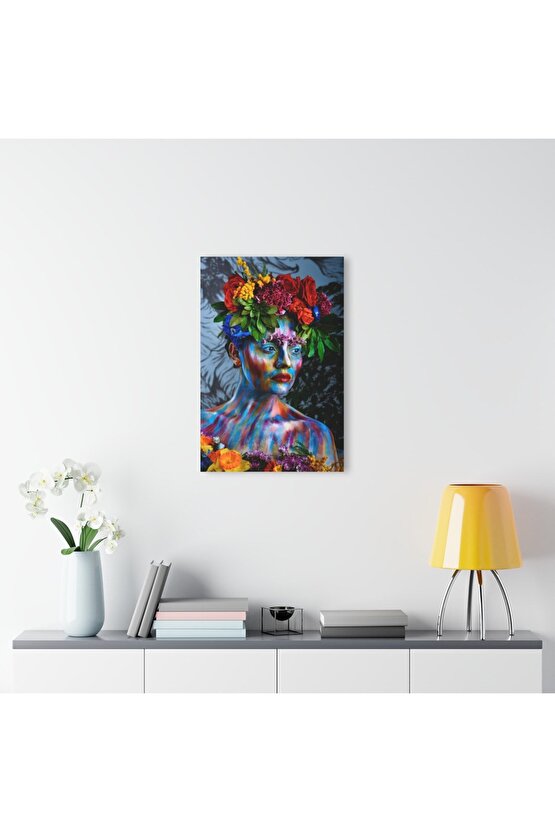 Çiçekli Kadın Cam Tablo Duvar Dekoru
