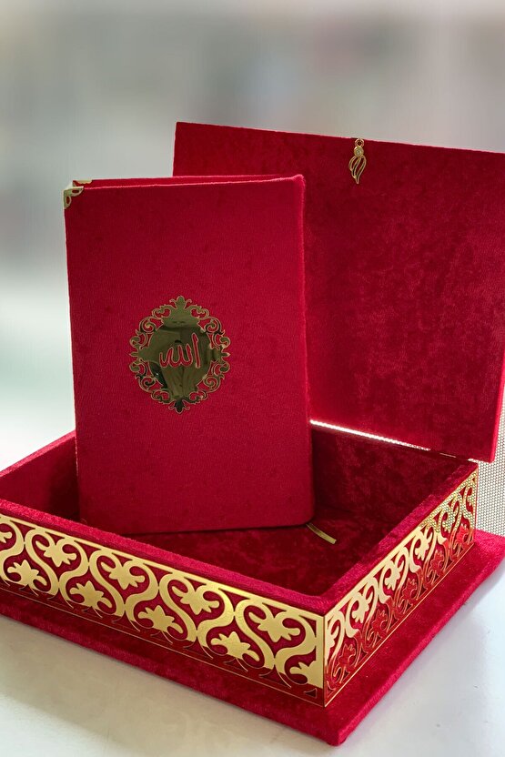 Çeyizlik Lüks Kırmızı Sandıkta Kadife Kuranı Kerim
