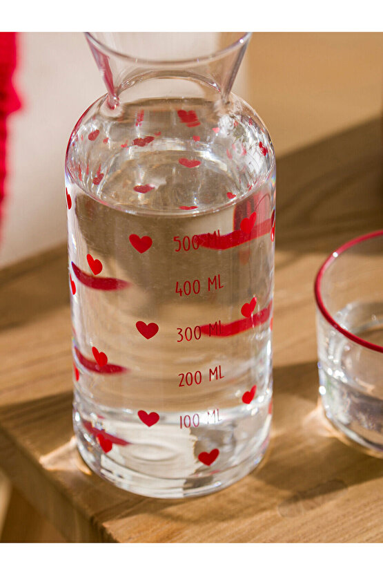 Kirmizi Kalp Baskılı Cam Sürahi 700 ml