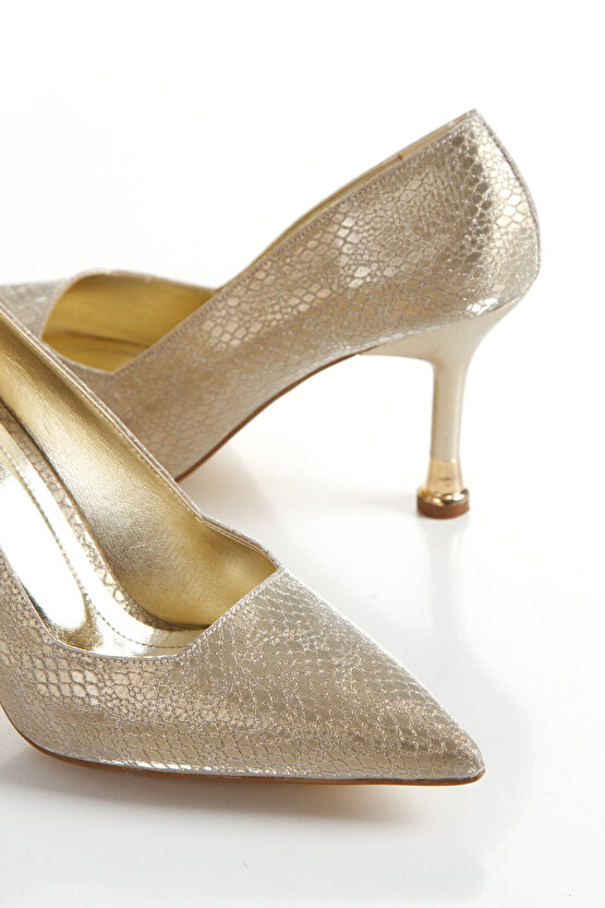Kadın Stiletto Ve ÇantasıKadın Stiletto Ve Çantası