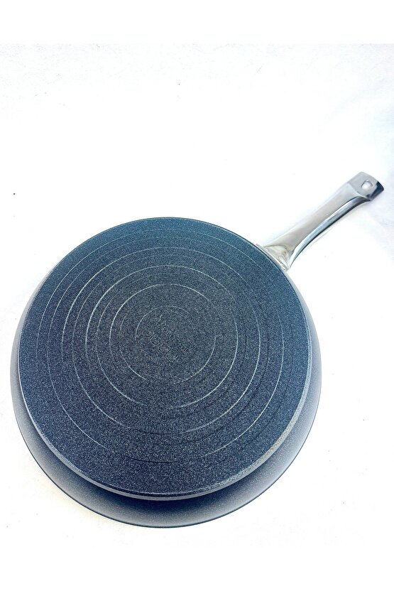 Çelik Saplı Döküm Granit Tava 28 Cm