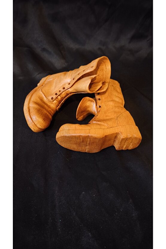 Hyper Realistic Wood Carving