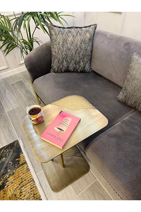 ARVELLA ESKİTME GOLD SEHPA