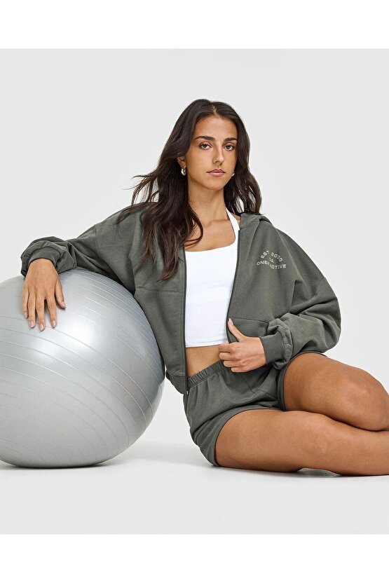Haki Kapüşonlu Sweatshirt - Oversize Rahatlığıyla Günlük Şıklık