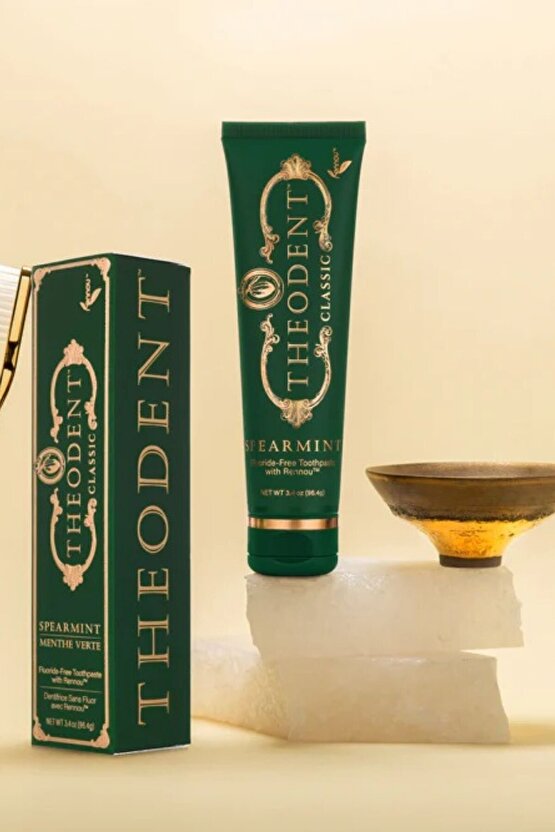 Classic Spearmint Florürsüz Nane Aromalı Diş Macunu 96.4 G