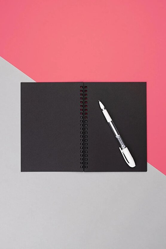 Siyah Yapraklı Spiralli A5 14x20 Cm Defter 30 Yaprak 60 Sayfa & Beyaz Jel Kalem Hediyeli