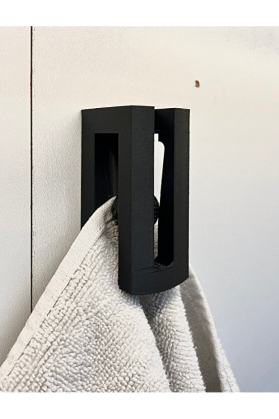 Mat Siyah Duvara Monte Havlu Askılığı – Modern Minimal Banyo Aksesuarı