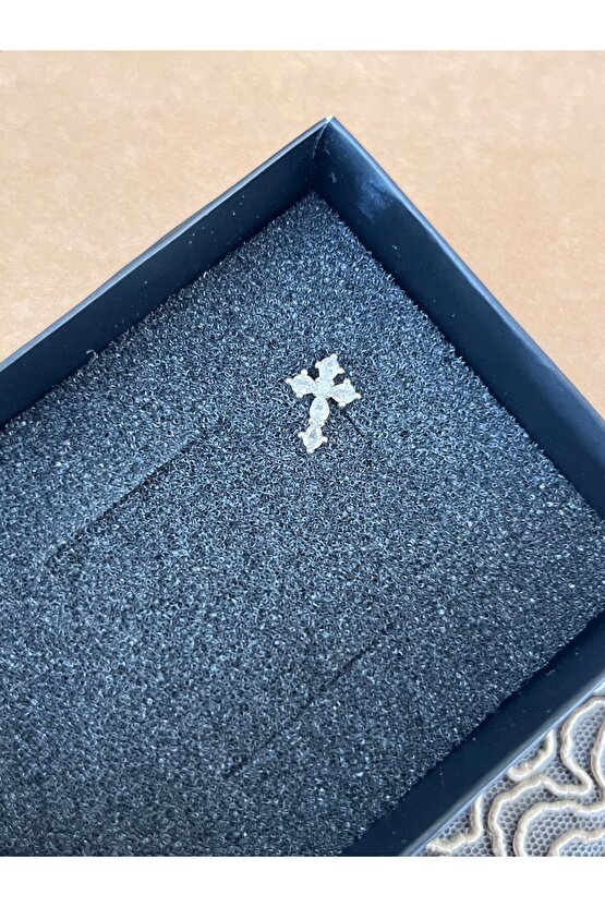 Taşlı haç piercing
