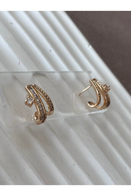 Taşlı gold küpe