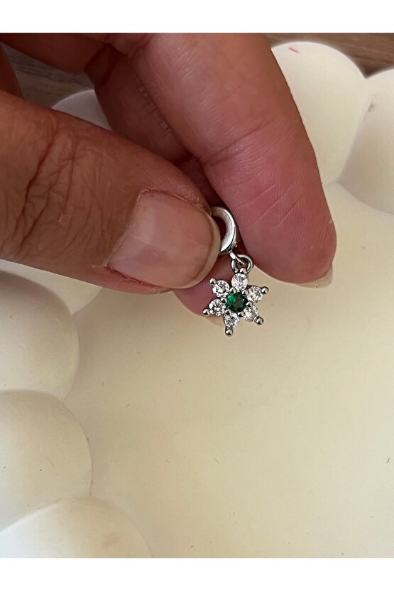Çiçek şekilli charm