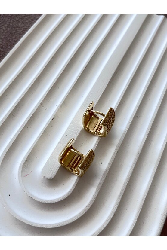 Gold renk taşlı çelik kare küpe