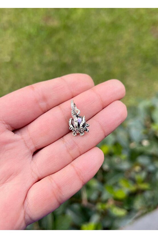 Ursula Sallantılı Charm