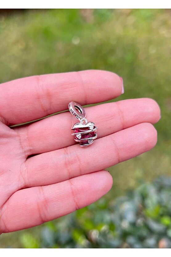 Sallantılı Kırmızı Taşlı Kalp Charm