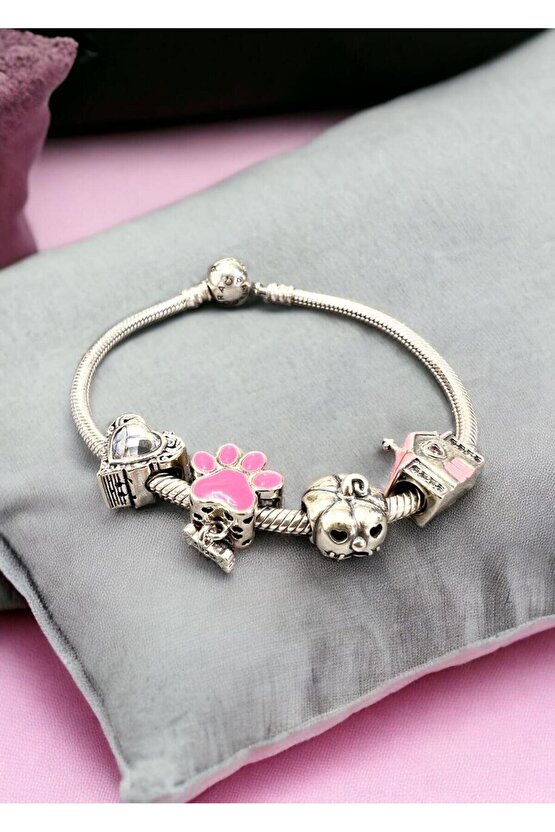 Pembe Şato Charm