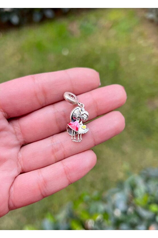 Sisters Charm