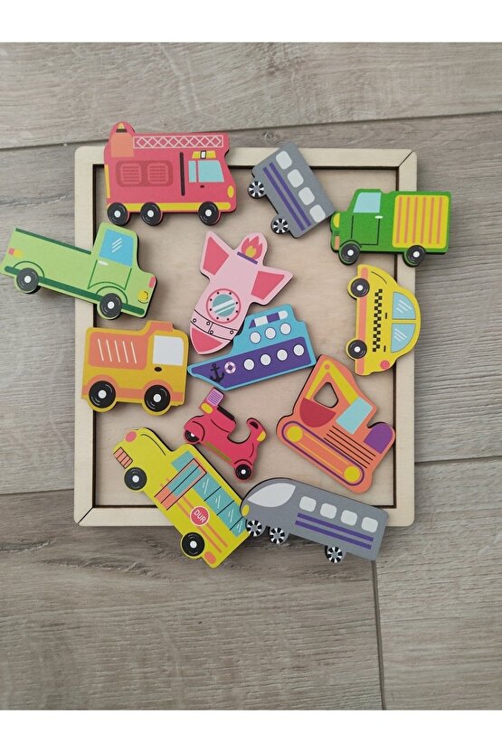Renkli Araçlar Ahşap Puzzle 12 Parça Tablalı