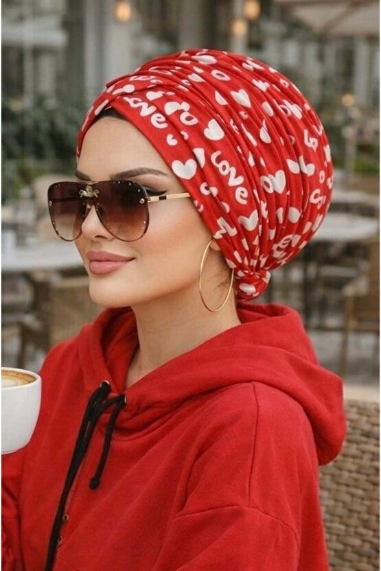 Kırmızı Beyaz Love Desen Tokalı Bone