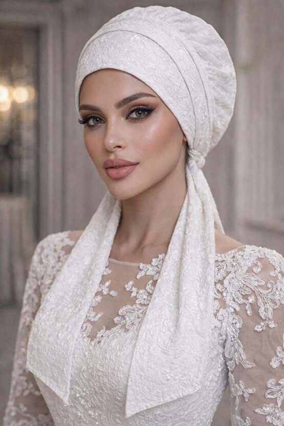 Beyaz Dantel Atkılı Bone